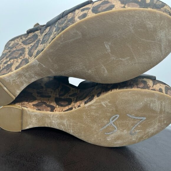 Women wedge heels size 7 1/2 - Picture 3 of 4